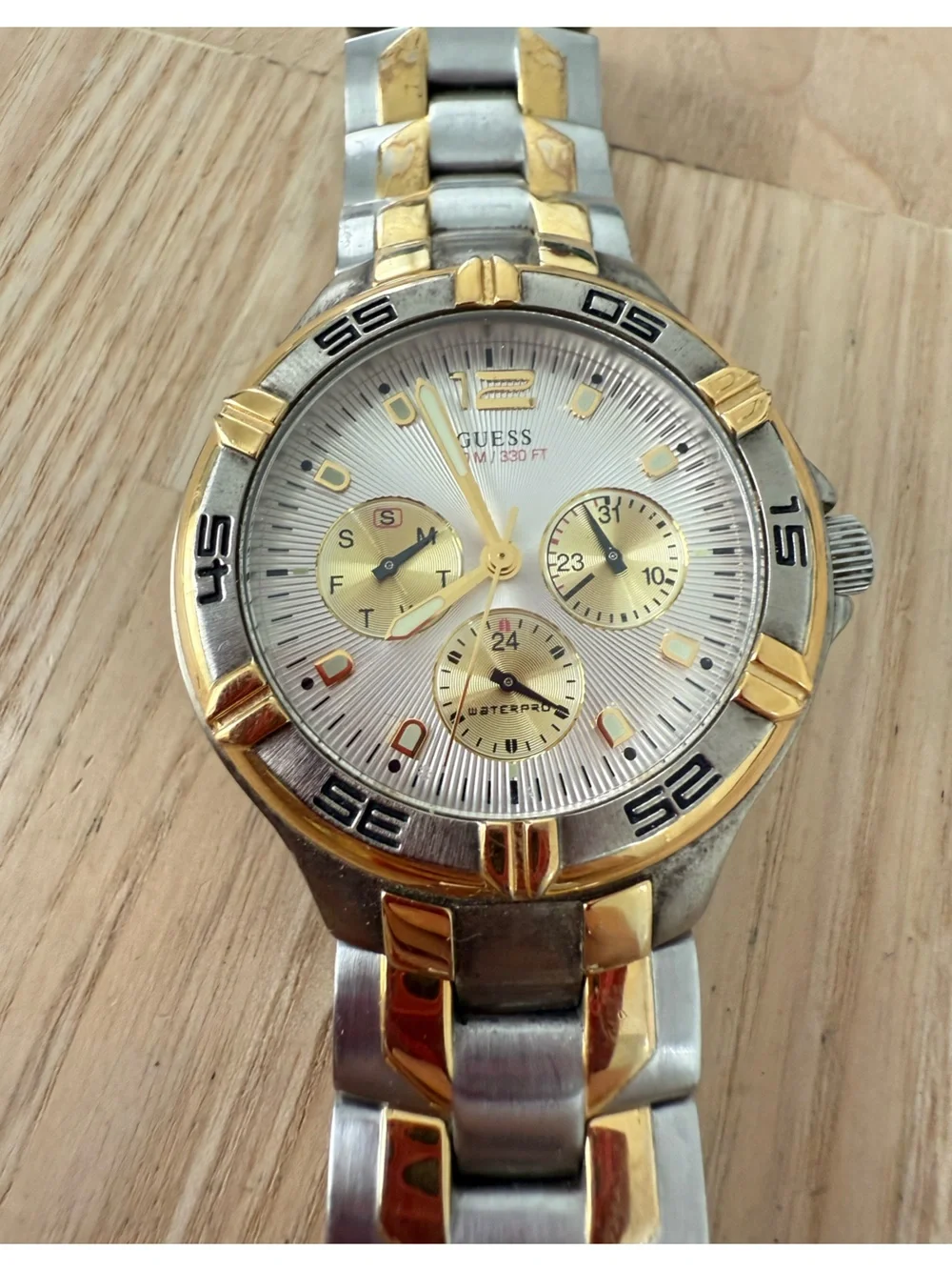 Guess mens waterpro two-tone watch NEW BATTERY